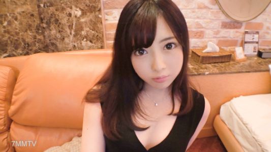 SIRO-3958 【第一槍】【粘著皮膚的現役JD】【感覺認真的20歲..】發育中的可愛現役JD粉紅色濕到那邊真有感覺。網上AV應用→AV體驗拍攝1169