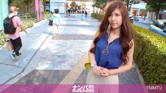 200GANA-2347 認真調情,第一槍。 1523 被邀請到有樂町冷足浴的美女售貨員!用了各種按摩器具,緩解了工作的疲勞,心情舒暢之後,我揉了揉乳房,揉了揉豐滿的臀部,用肉棒讓我感覺很舒服。