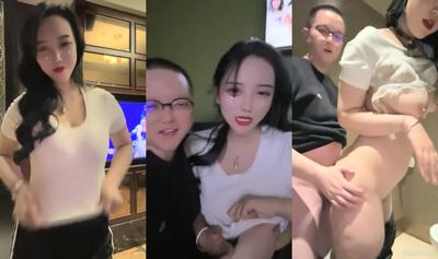 B2010 여동생을 과시하는 불타는 붉은 입술! Big Brother KTV와 약속을 잡고 플레이하세요! Groping 과 빌어 먹을 에 the toilet