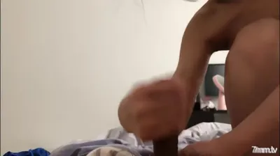週末のカップルは昼間は小さな部屋で犯され、一流のフェラ、大きな黒いコックを吸う、JBで乳首をこする、大きな飛行機に数回乗る、技術者よりも専門的なテクニック