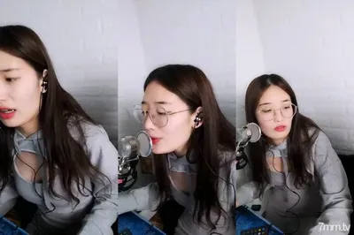 The Contrasting Girl Looks Pure And Beautiful, The Beauty Anchor Wears Glasses, She Fucks Her Lasciviously, Moaning Softly, I Can&quott Stand It