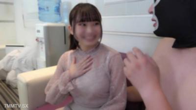 fc2-ppv 4569259 【初撮り/2発射】童顔でカワイイ顔の18歳Gカップカフェ店員。 ふわふわで包み込まれる色白ボディ。キツくて締りの良いマンコに中出し。 {