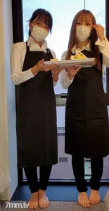 fc2-ppv 2450470 バイト仲間のカフェ店員・黒髪のあの子と巨乳のあの子と3P※オープン記念特価本日まで {