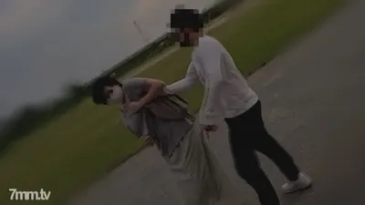 fc2-ppv 2930906 【個人】昼下がりの団地妻 想定外のチチを揉みまくる。まだ明るい時間に高架下で喉奥を犯し、子供のいる隣の部屋で他人棒で中出し。そのまま全裸でバルコニーに放り出してみました。 {